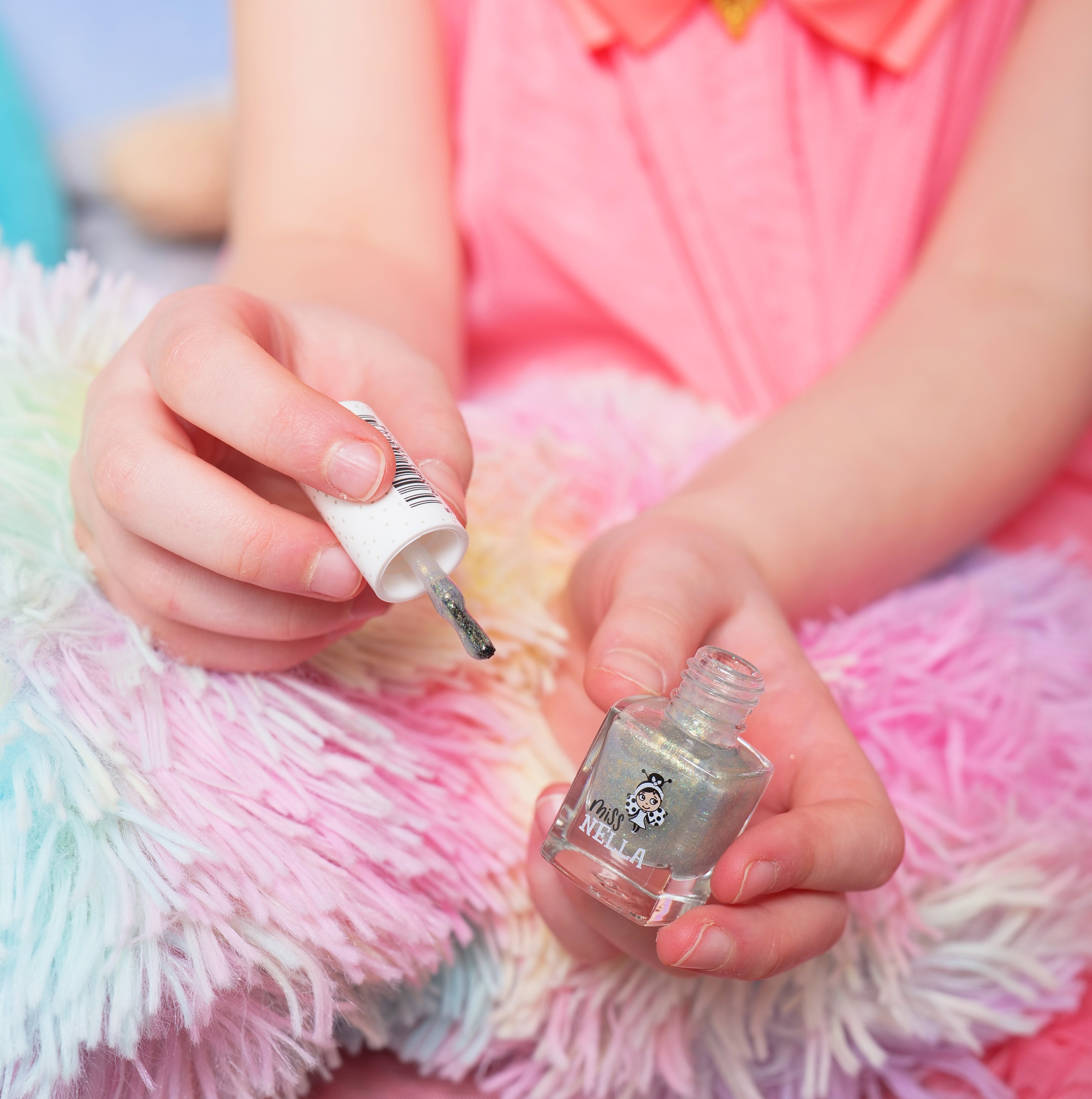 Bibbidi Bobbidi Boo Glitter 4ml Peel off Nail Polish
